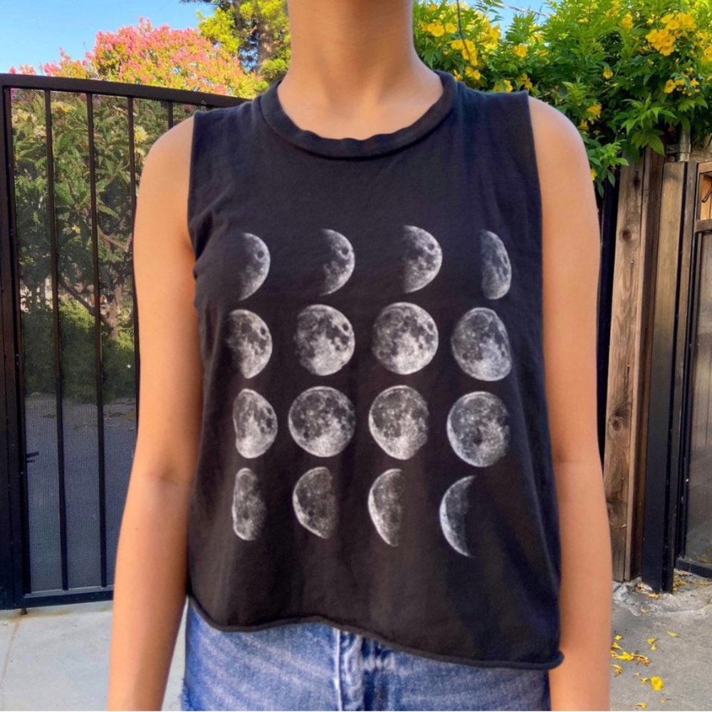 phases of the moon muscle tee